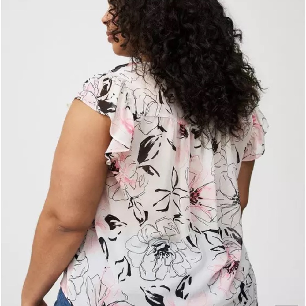 Torrid NWT Ruffle Flutter Sleeve Top - Picture 4 of 6